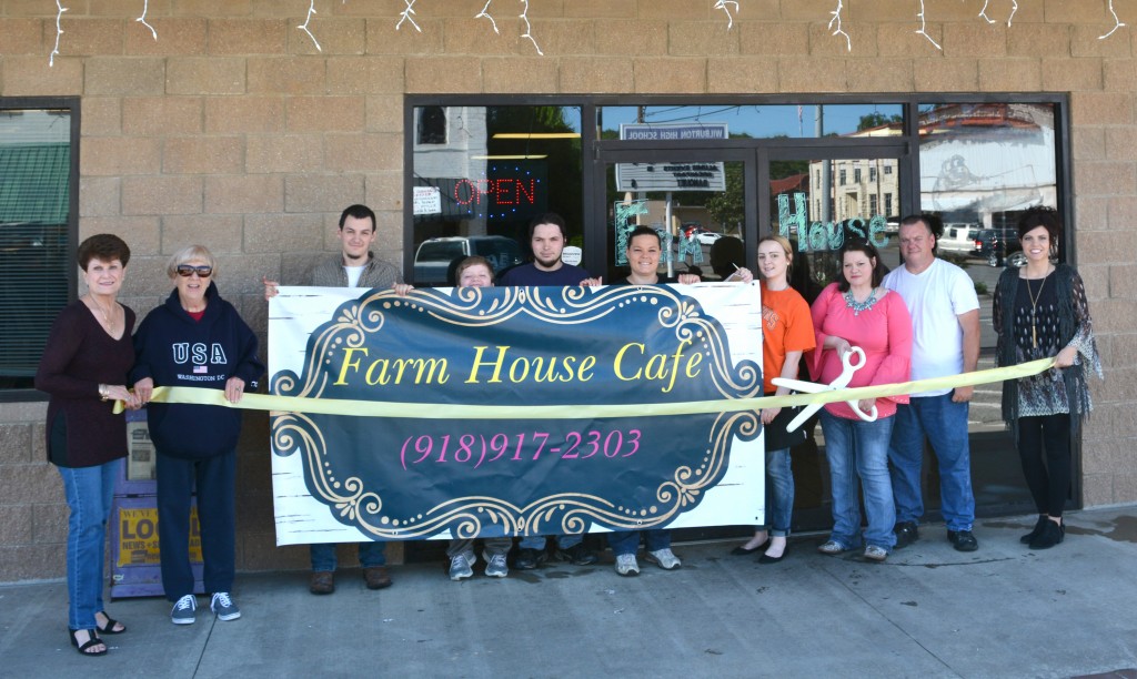 FarmHouseCafeRibbonCutting